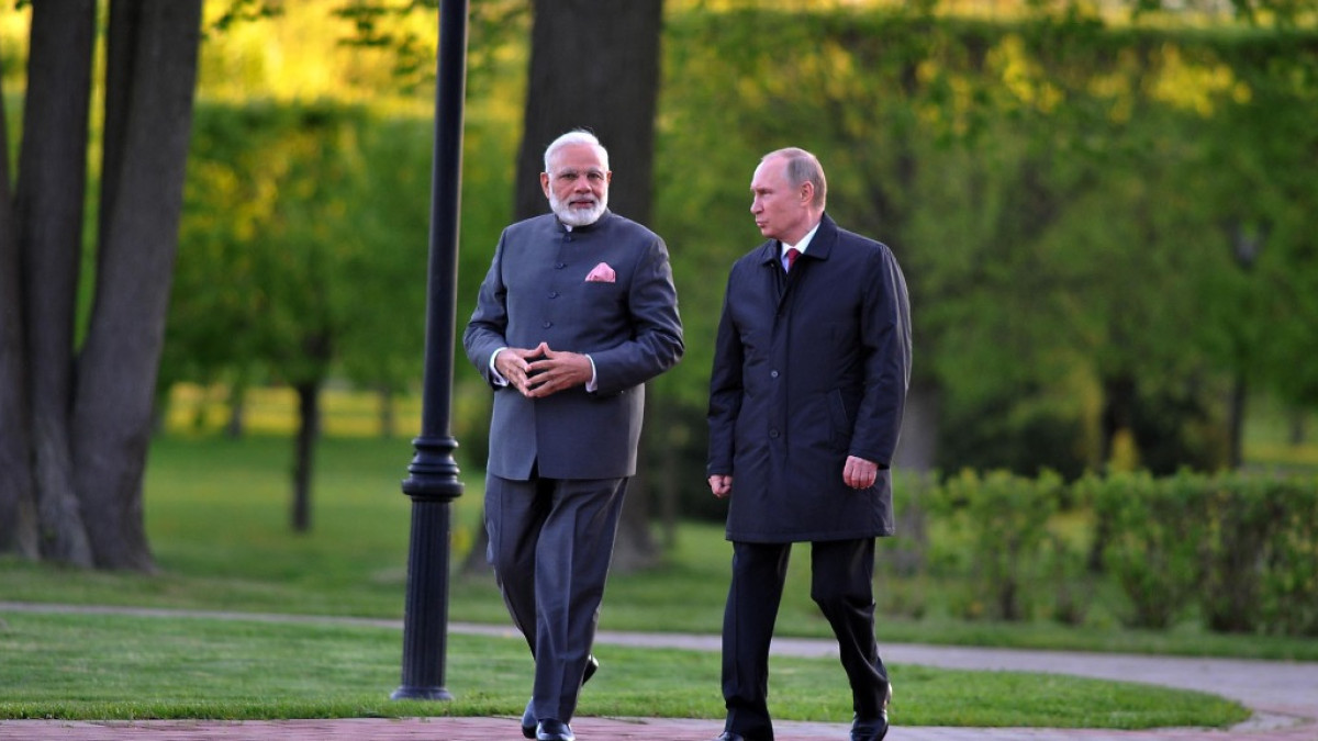 Putin, Xi, and Modi Meet on Camera, but No Unity.